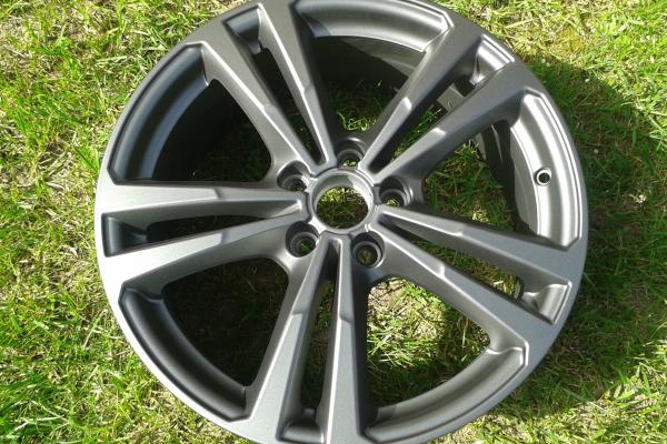 Lackierte Felge  in Farbe graphite Grau