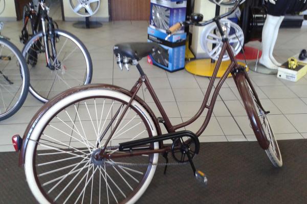 Alte Damenfahrrad pulverbeschichtet I